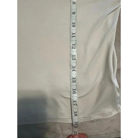 Olivia Rae New York Cropped V-Neck Long-Sleeved Top Size Medium Cream - Picture 6 of 6